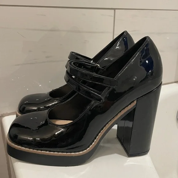 Steve Madden Twice Black Patent Leather Mary Jane platform Heels - Picture 3 of 12